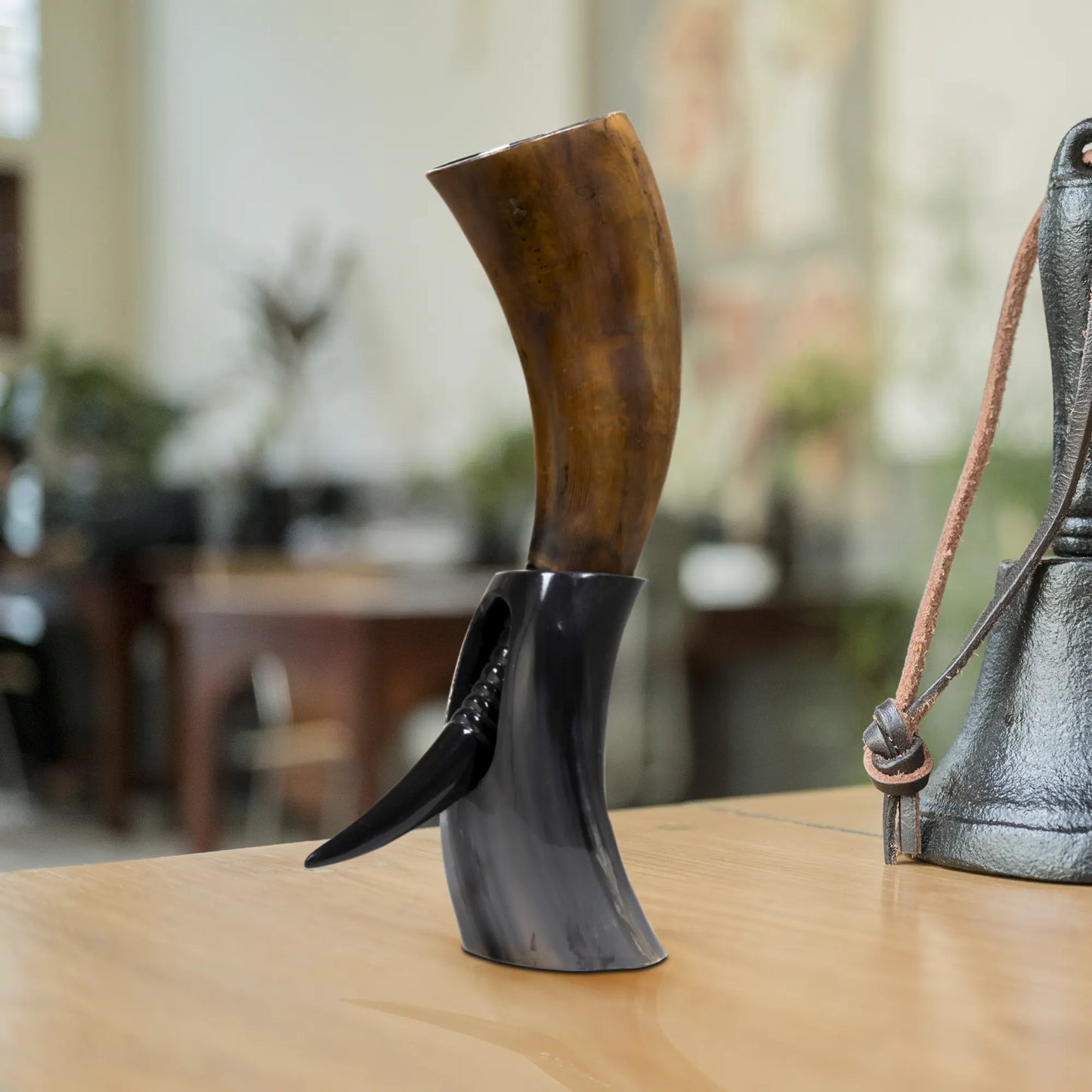 Drinking Horn with Stand - Holds Upto 16 oz, Auger