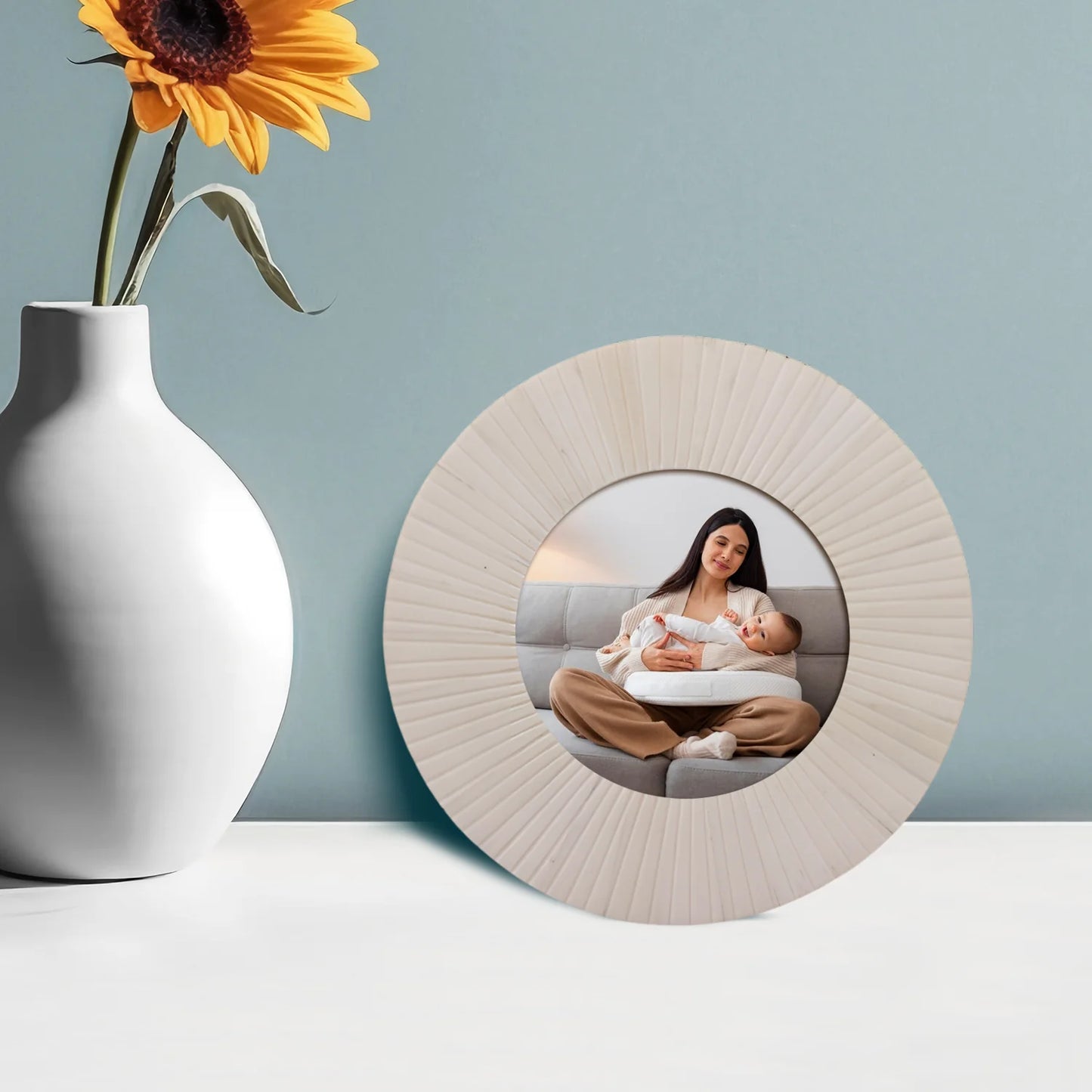 4x4 White Striped Round Picture Frame- Bone Inlay – Wholesale picture frames