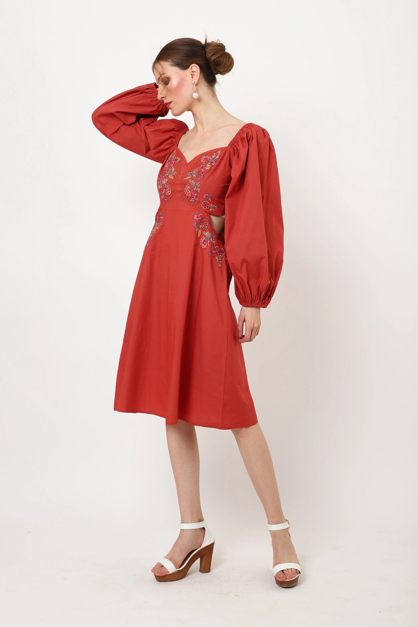 Sweetheart Neckline Midi Dress with Cut-Out Waist & Peasant Sleeves - Available in 2 Colors