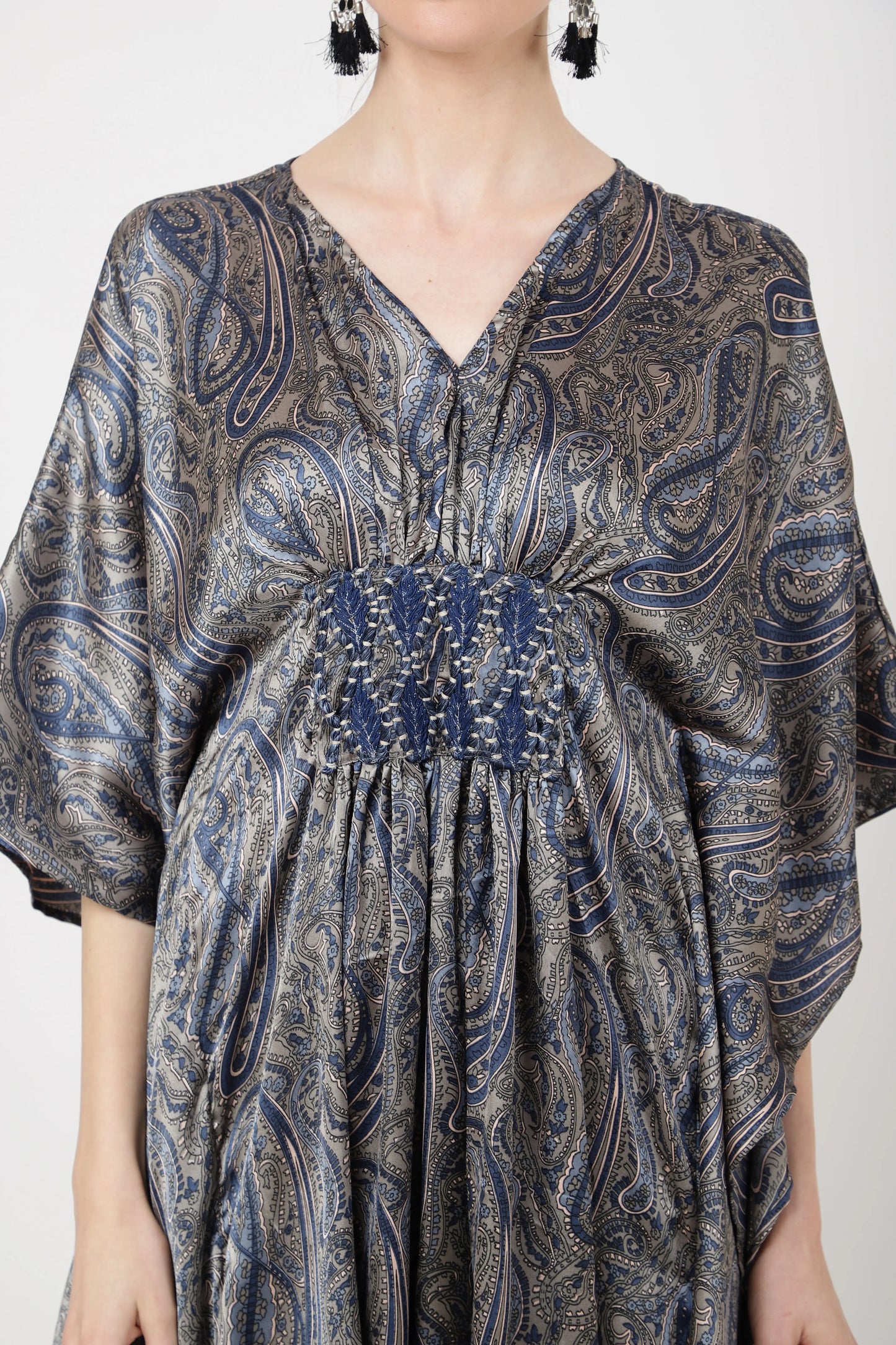 V-Shaped Neckline and Embroidery at the Waist Kaftan Dresses - Paisley